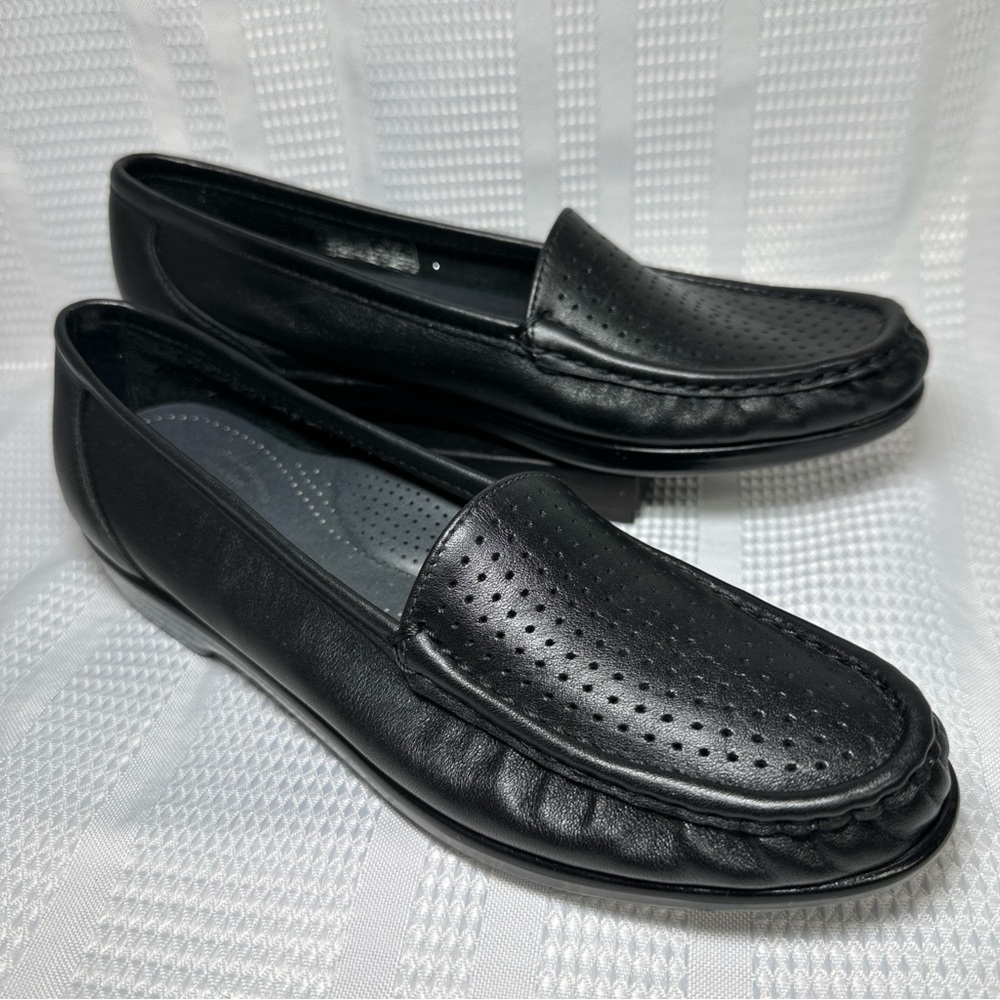 SAS TriPad Black Slip On Women's Size 7.5 N Loafer COMFORT FOOT BED Shoes